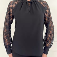 2 Blouse noire dentelle secret de Ambre