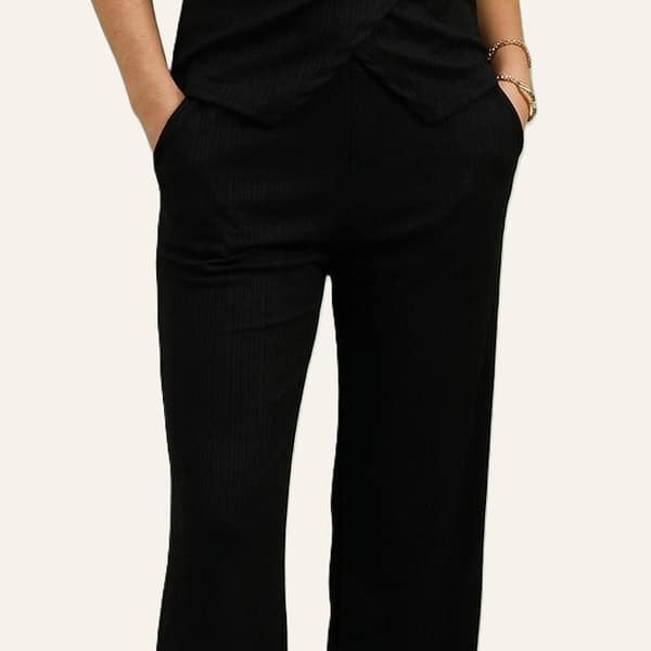 Ensemble femme confortable chic et élégant Ensemble femme confortable chic et élégant