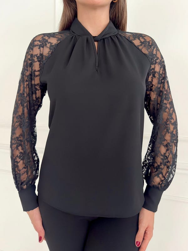 2 Blouse noire dentelle secret de Ambre