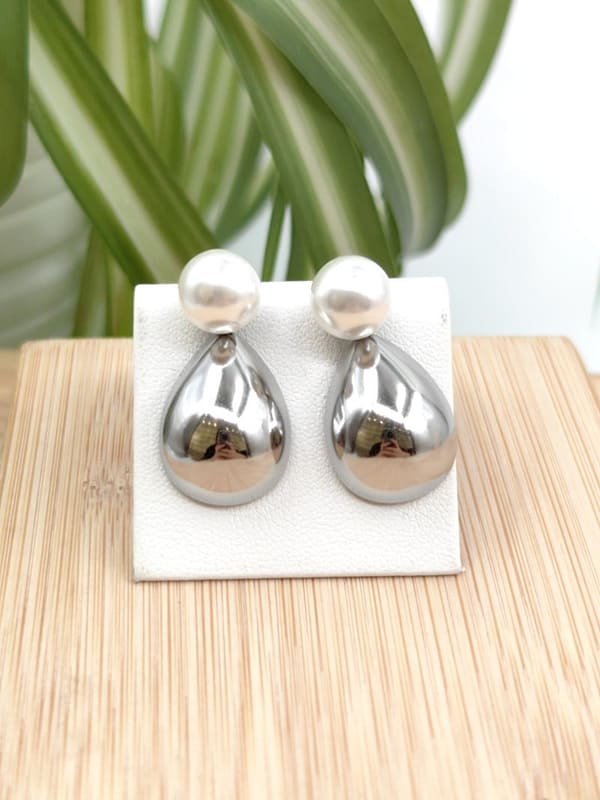 boucle-d-oreille-en-acier-inoxydable boucle-d-oreille-en-acier-inoxydable