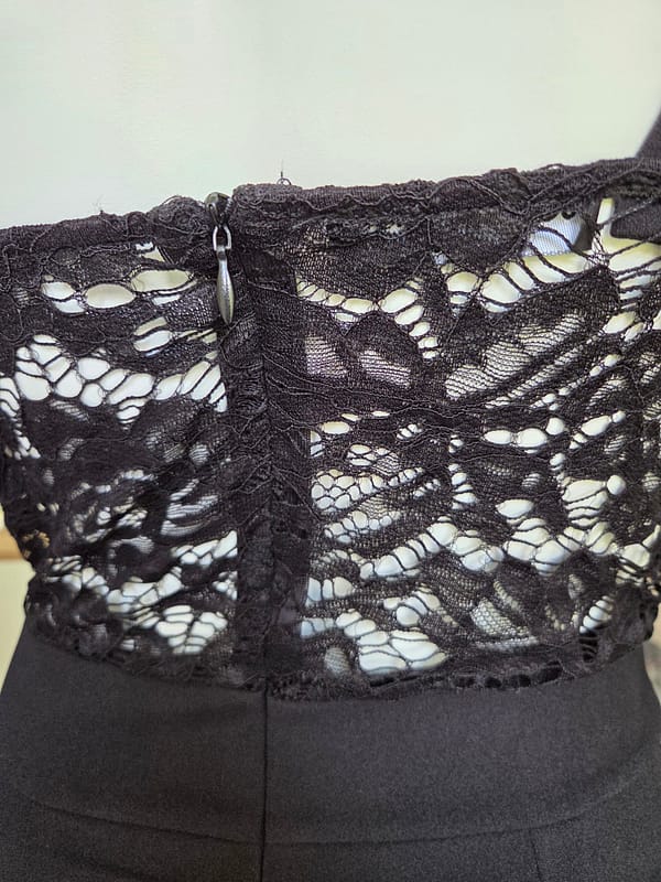 combinaison fascination dos Combinaison femme chic au décolleté cœur