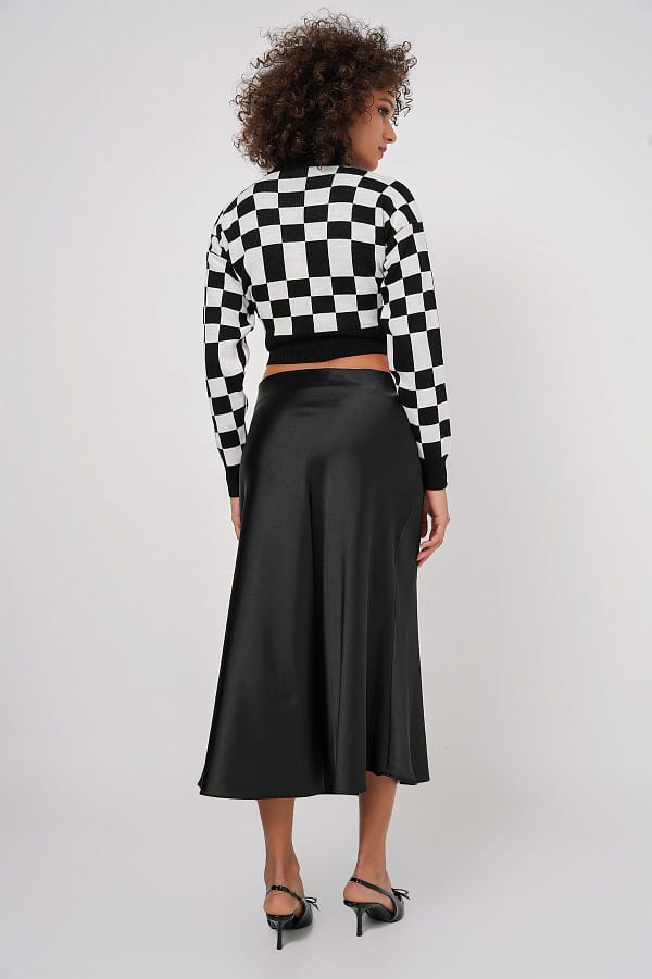 Jupe satin dos Jupe noire effet satiné
